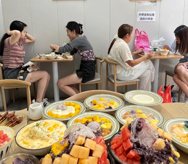 冬天最熱門的4個小吃生意，適合夫妻倆擺攤?cè)ベu，做好了，一天輕松賺500塊