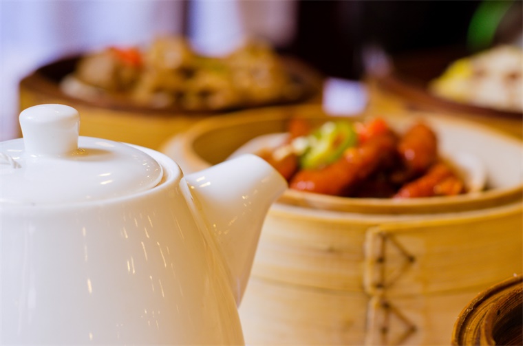 官方回應(yīng)建議深圳帶頭取消茶位費！網(wǎng)友 一家人還沒點菜幾十塊就沒了