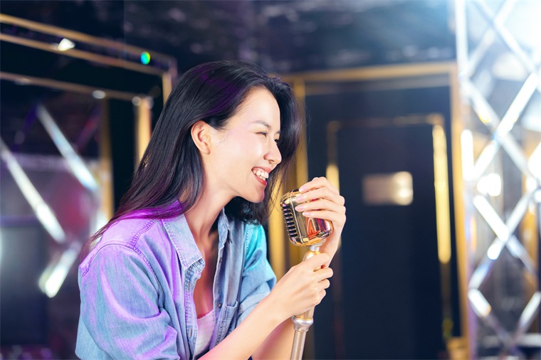 KTV9年倒閉7萬家！專家 年輕人不是不喜歡音樂，家家戶戶都可以通過互聯(lián)網(wǎng)技術(shù)實(shí)現(xiàn)K歌