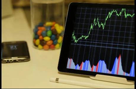 左手收購、右手出海 再戰(zhàn)港交所的美的集團急什么？