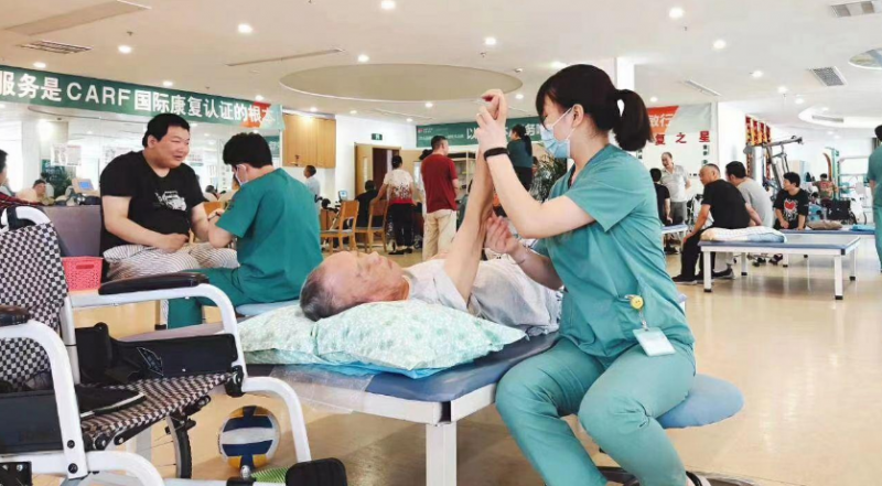 40多歲，只要是肯放下面子，一天掙800元以上不是問題，做這3個冷門暴利項目