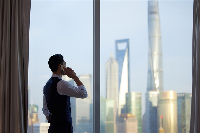 你那CEO還不如讓我干呢，哪吒汽車(chē)張勇被網(wǎng)友指情商太低，稱CEO的活兒太苦了