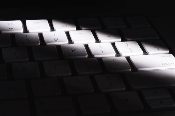 TikTok測(cè)試AI真人廣告功能，探索AI電商新模式