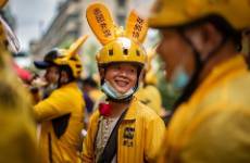 外賣大戰(zhàn)下的眾生百態(tài) 消費者0元購 騎手日賺1700