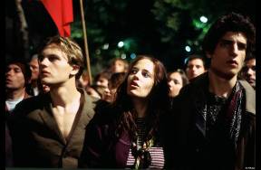 盧浮宮失竊背后 一個分裂的法國與消費市場巨變