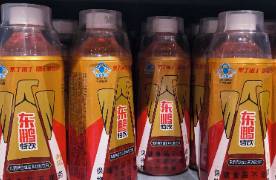 年入上百億的東鵬飲料，舍不下瓶蓋里的廣告費？