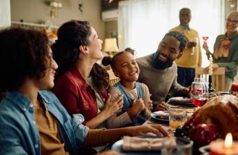 長線布局，短期爆發(fā) 構(gòu)建以感恩節(jié)為節(jié)點的海外網(wǎng)紅營銷節(jié)奏